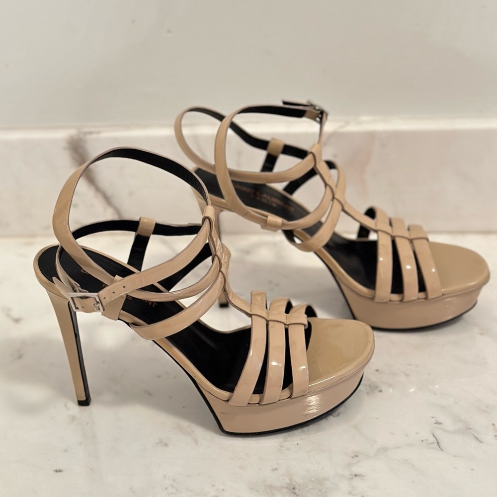 Saint Laurent Yves Bianca 105 patent leather Strappy sandals